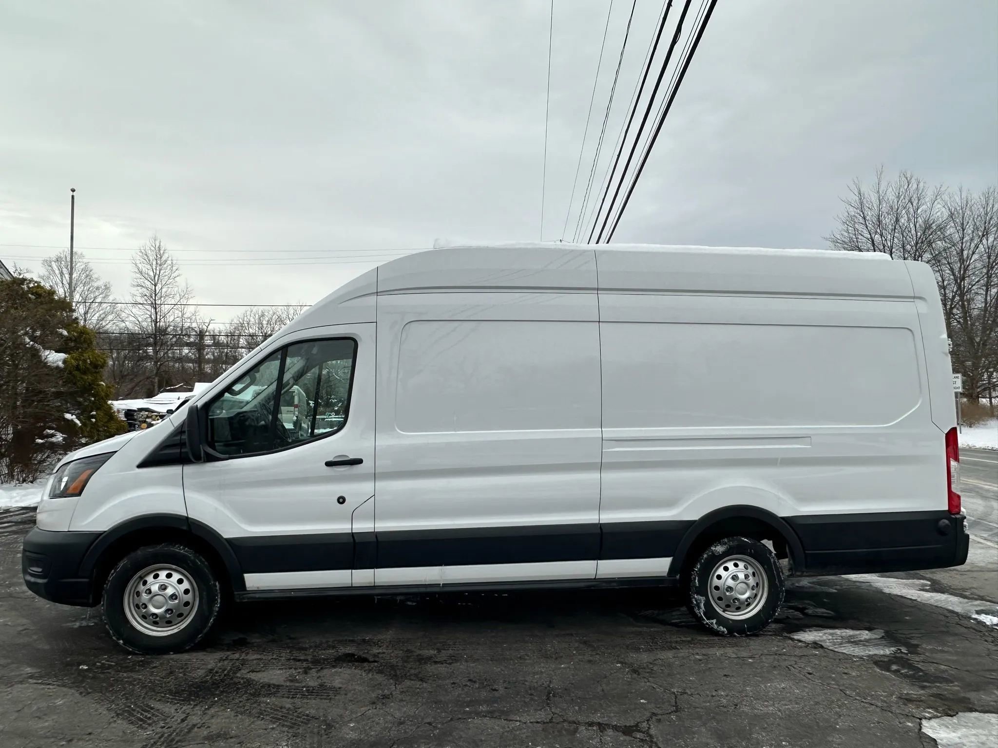 Used 2024 Ford Transit 250 148 High Roof Extended AWD image 4