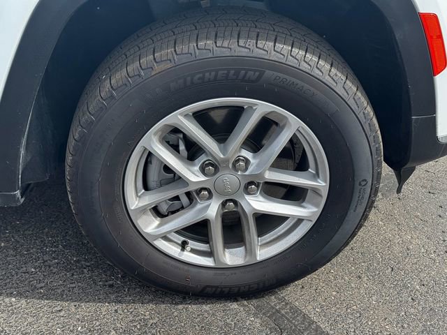 Used 2025 Jeep Grand Cherokee L Laredo w/ Trailer Tow Package image 9