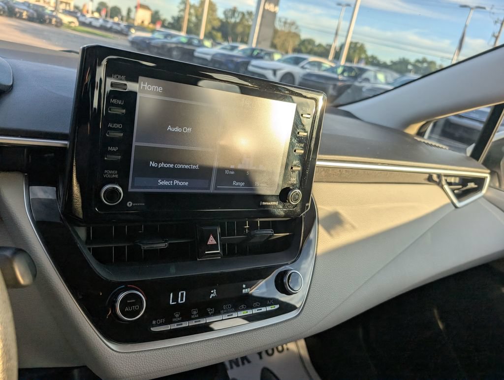 Used 2022 Toyota Corolla LE FWD image 19