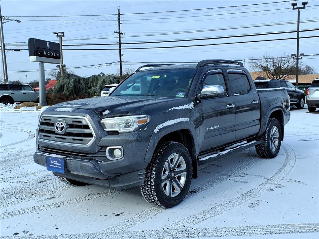 Used 2017 Toyota Tacoma Limited image 3