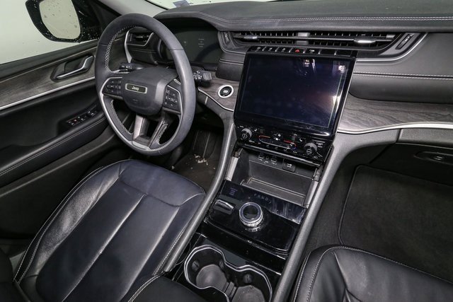 Used 2023 Jeep Grand Cherokee L Limited image 19