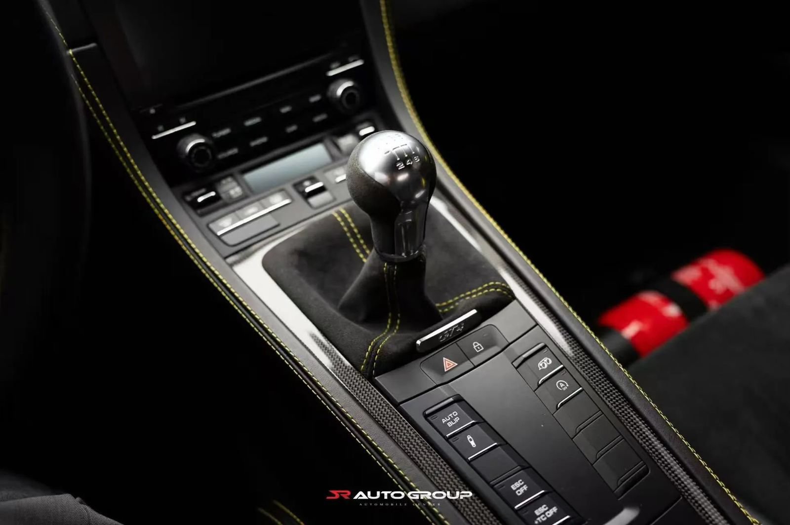 Used 2020 Porsche 718 Cayman GT4 RWD image 17