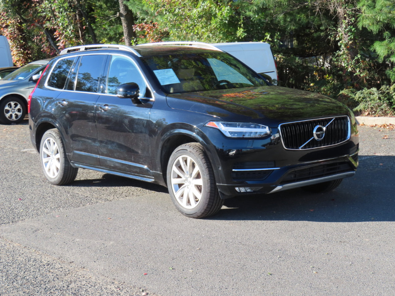 Used 2017 Volvo XC90 T6 Momentum w/ Vision Package image 7