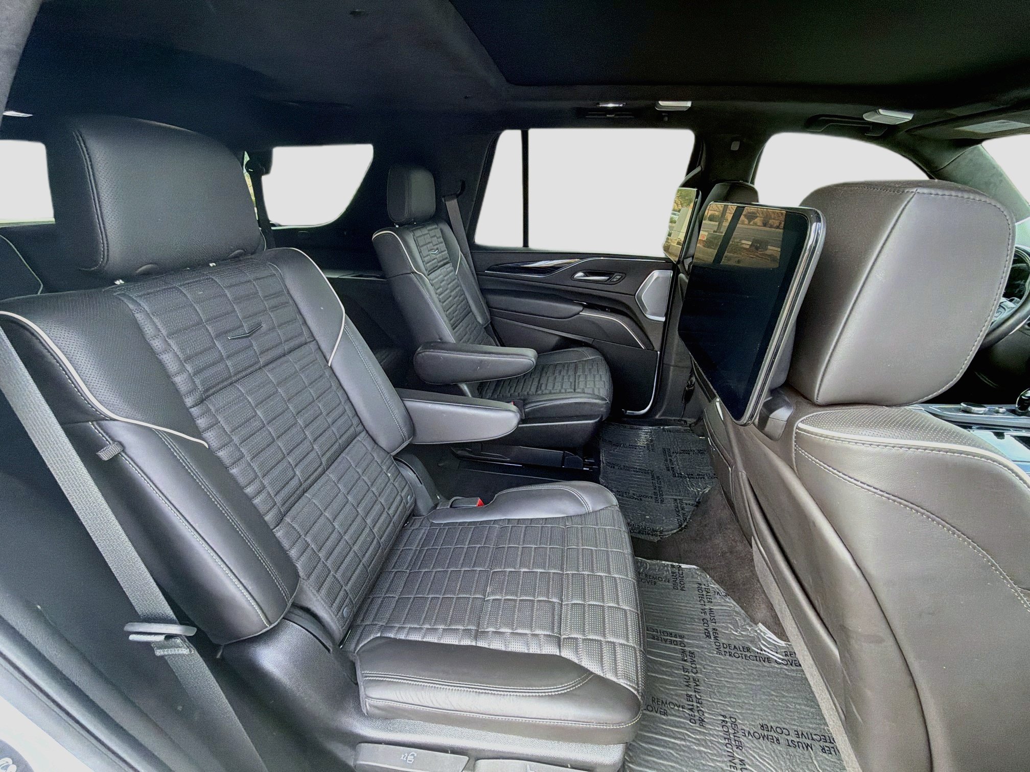 Certified 2023 Cadillac Escalade V w/ LPO, Floor Liner Package AWD/4WD image 31