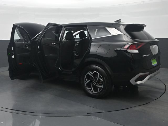 Used 2025 Kia Sportage LX AWD/4WD image 38