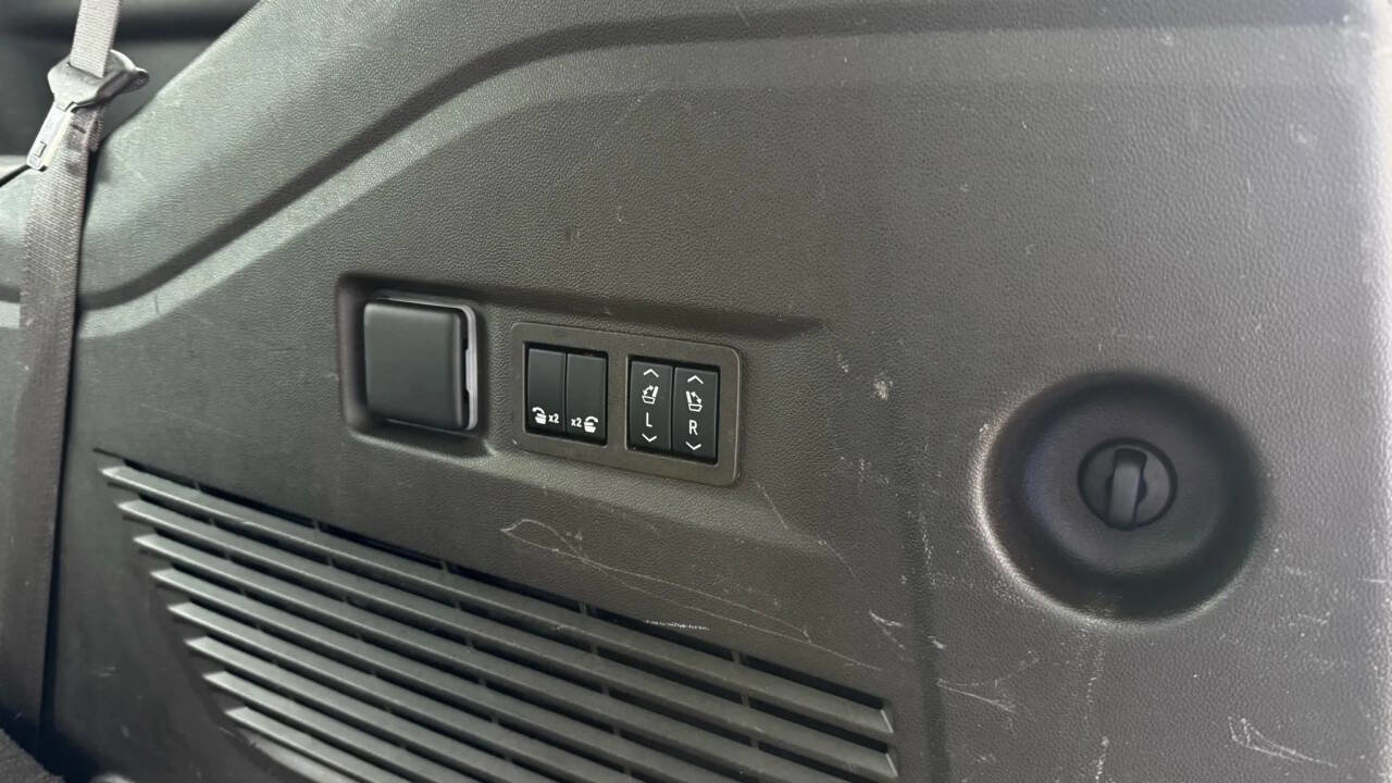 Used 2021 GMC Yukon Denali AWD/4WD image 27