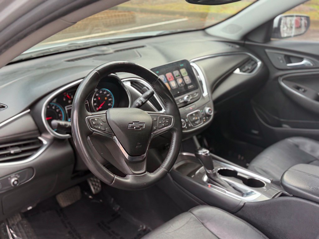 Used 2016 Chevrolet Malibu LT w/ Leather Package FWD image 11