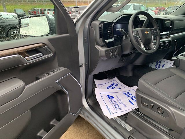 New 2026 Chevrolet Silverado 1500 LT AWD/4WD image 6