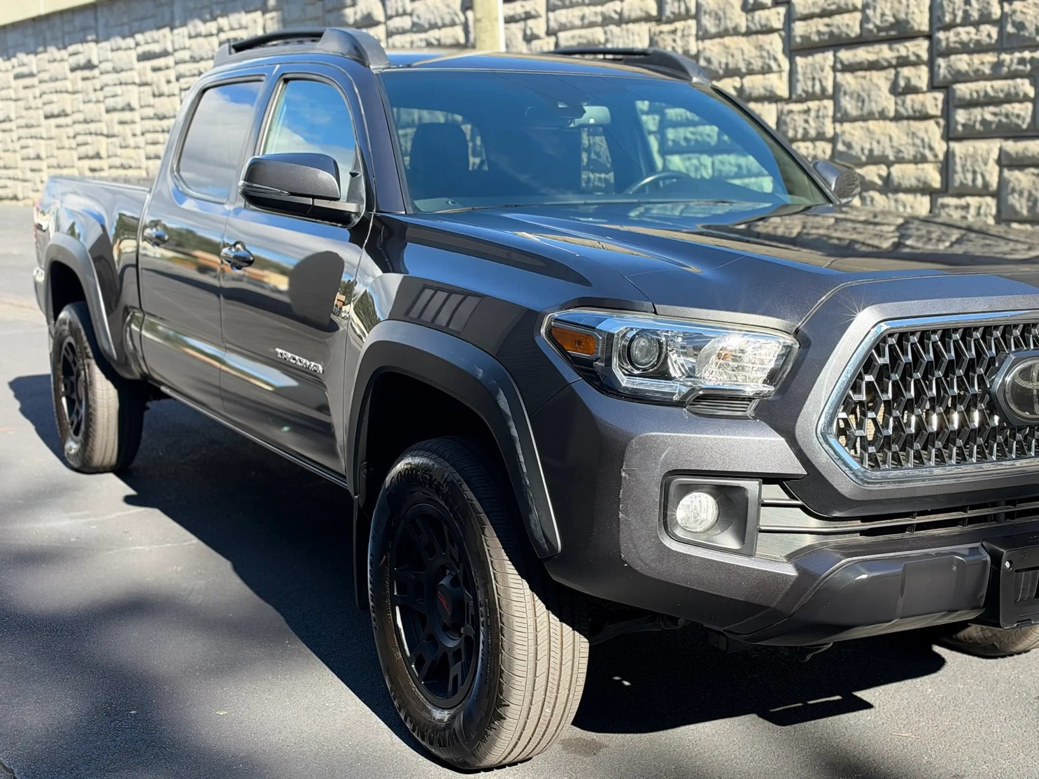 Used 2019 Toyota Tacoma TRD Off-Road AWD/4WD image 39