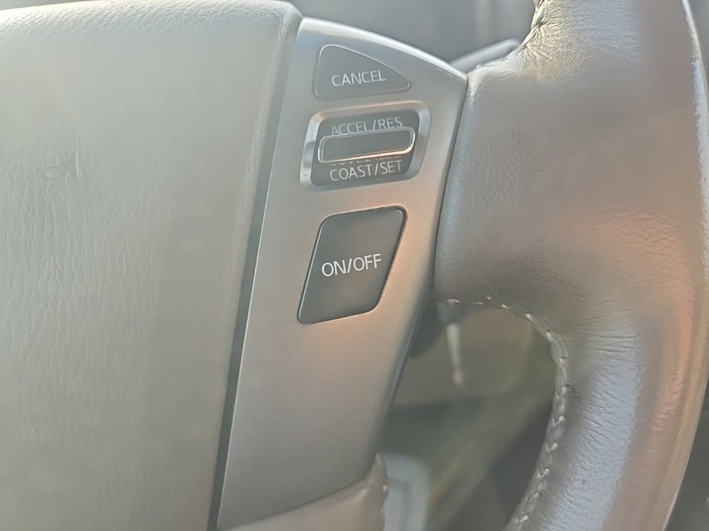 Used 2015 Nissan Titan SV w/ SV Value Truck Package image 16