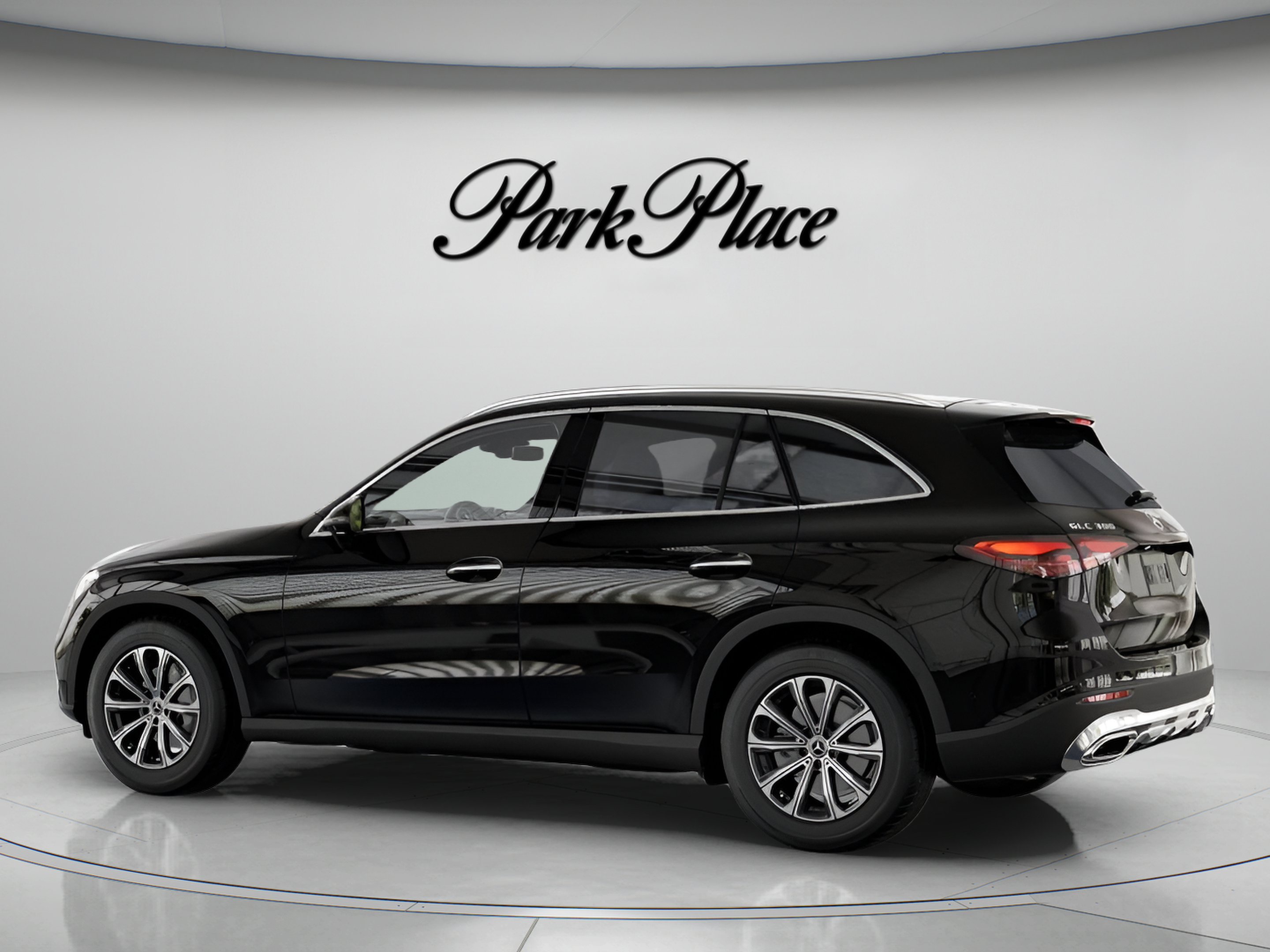 Used 2026 Mercedes-Benz GLC 300 4MATIC image 11