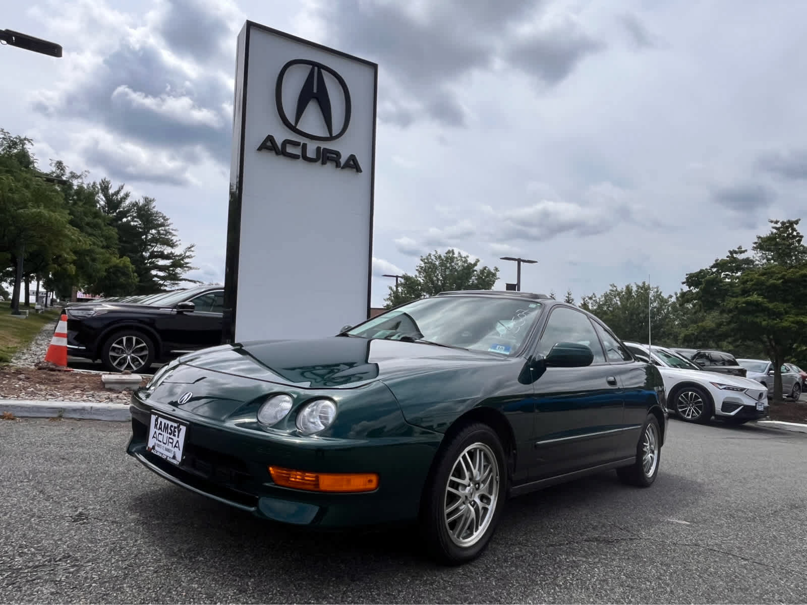 Used 2001 Acura Integra LS FWD image 1