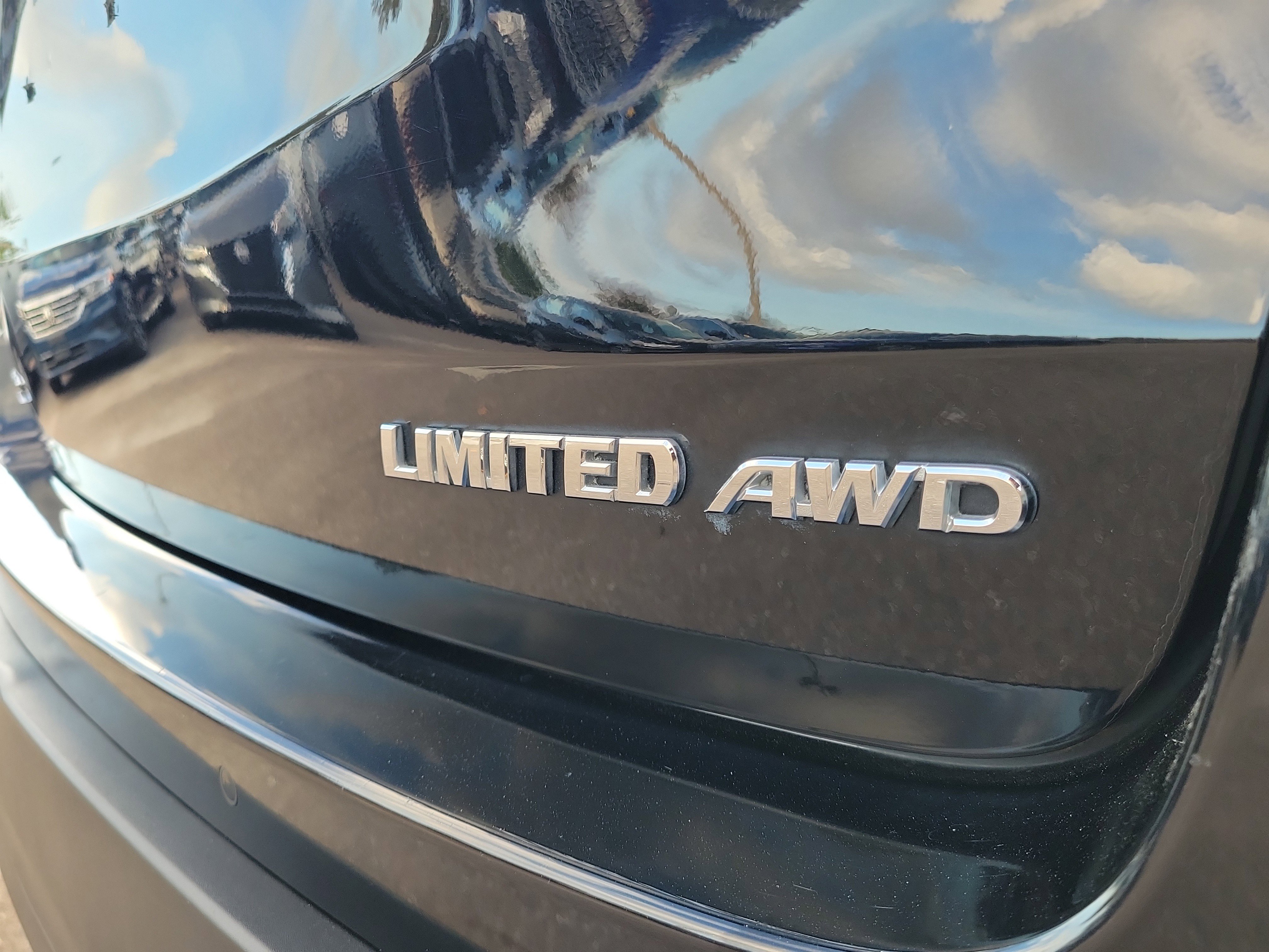 Used 2017 Toyota Highlander Limited w/ Carpet Mat Package image 7