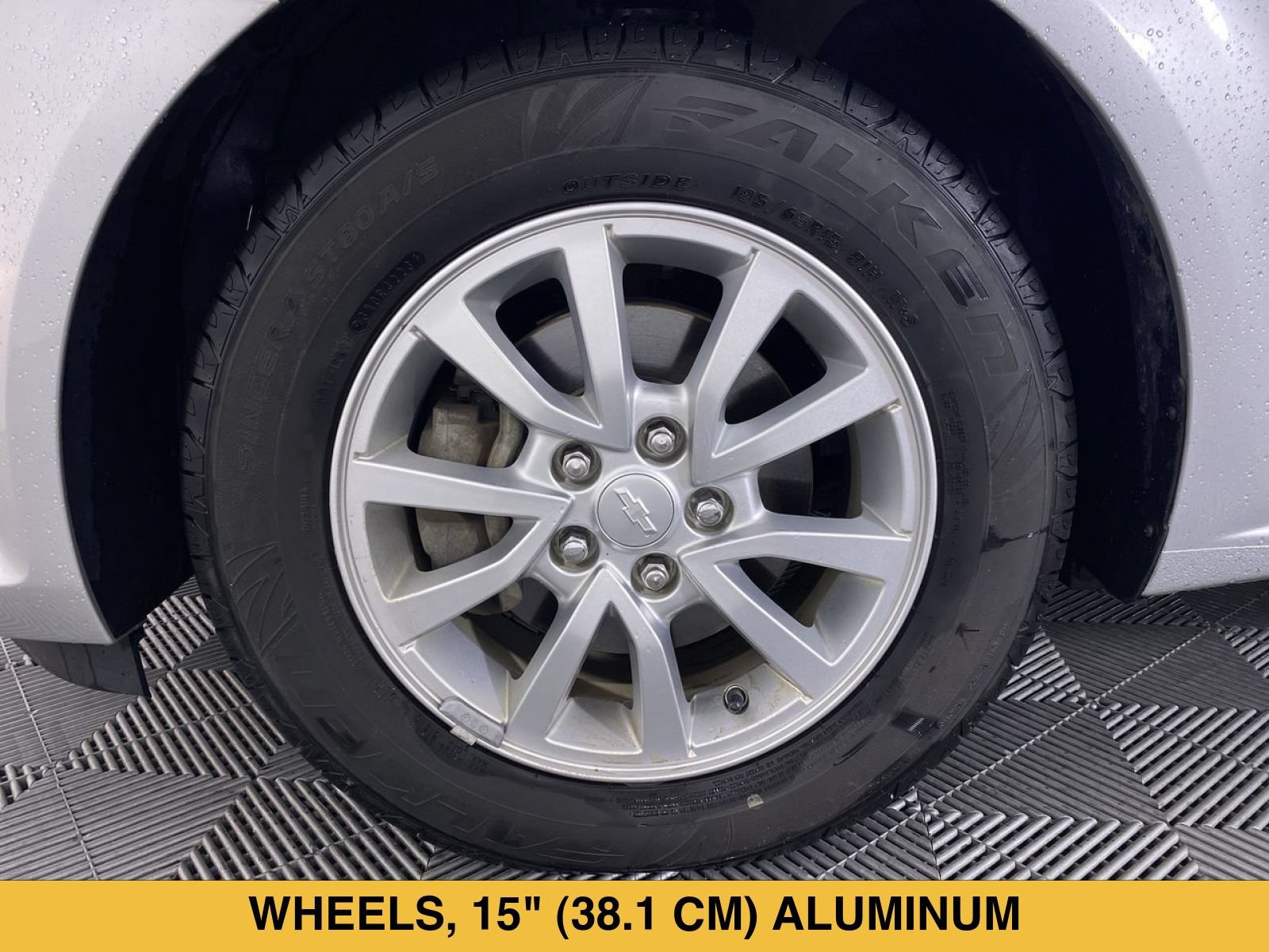 Certified 2017 Chevrolet Sonic LT FWD image 13