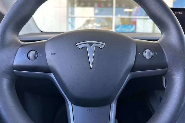 Used 2022 Tesla Model Y Performance AWD/4WD image 24