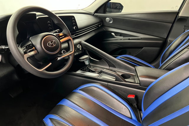 Used 2023 Hyundai Elantra SEL image 15