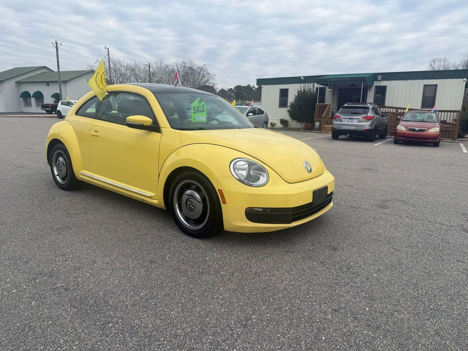 Used 2013 Volkswagen Beetle 2.5 image 2