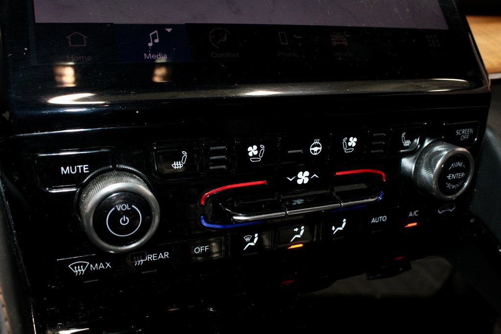 Used 2024 Jeep Grand Cherokee Summit AWD/4WD image 34