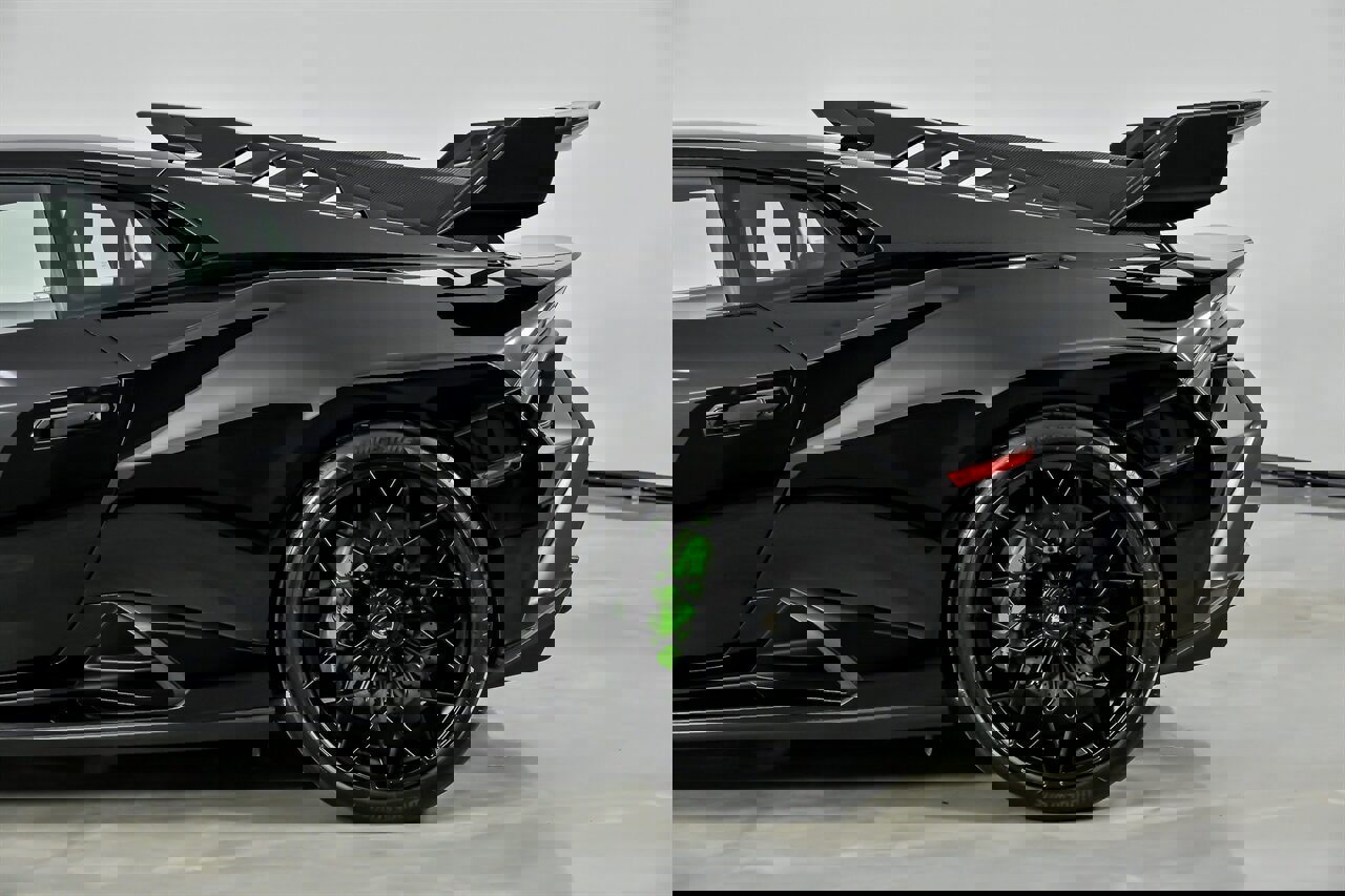 Used 2022 Lamborghini Huracan STO image 9