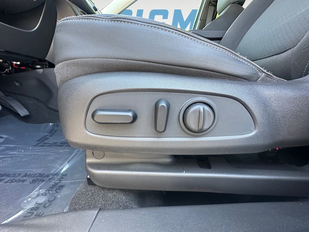 Used 2022 Buick Encore GX Preferred w/ Cold Weather Comfort Package AWD/4WD image 16