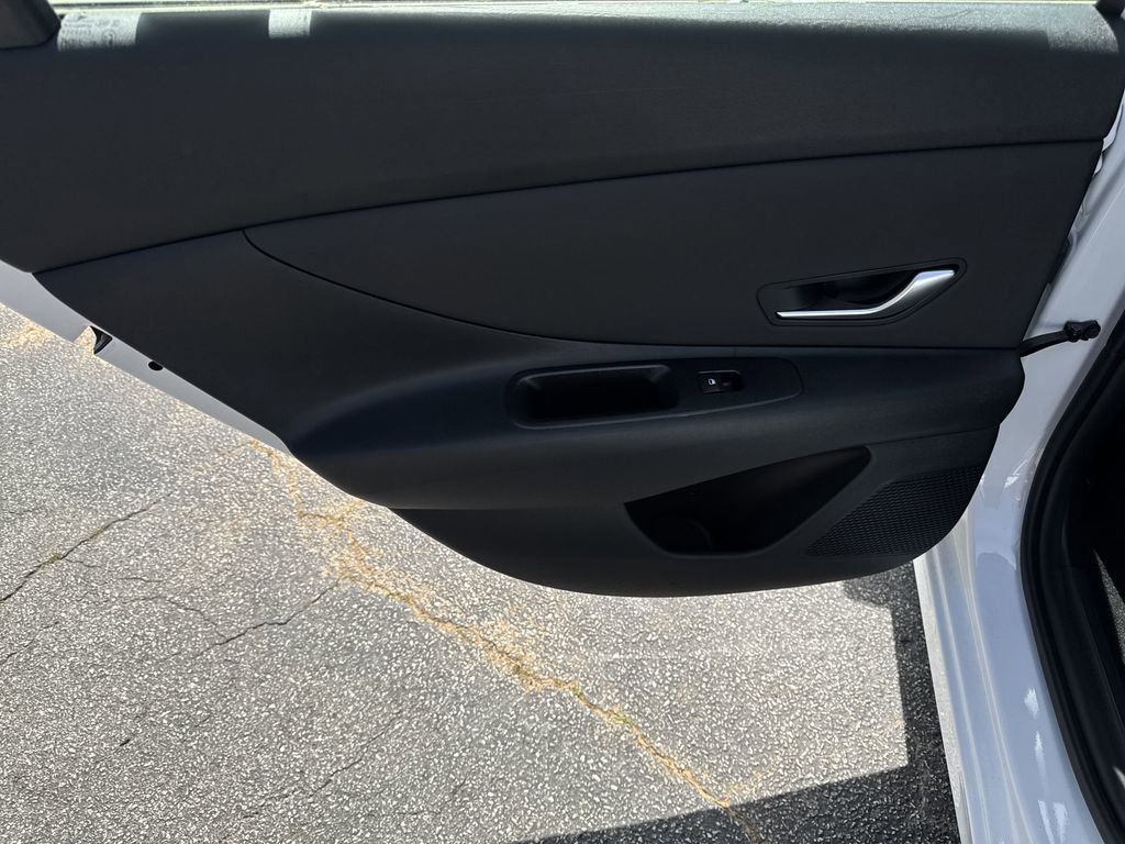 New 2025 Hyundai Elantra SEL FWD image 21