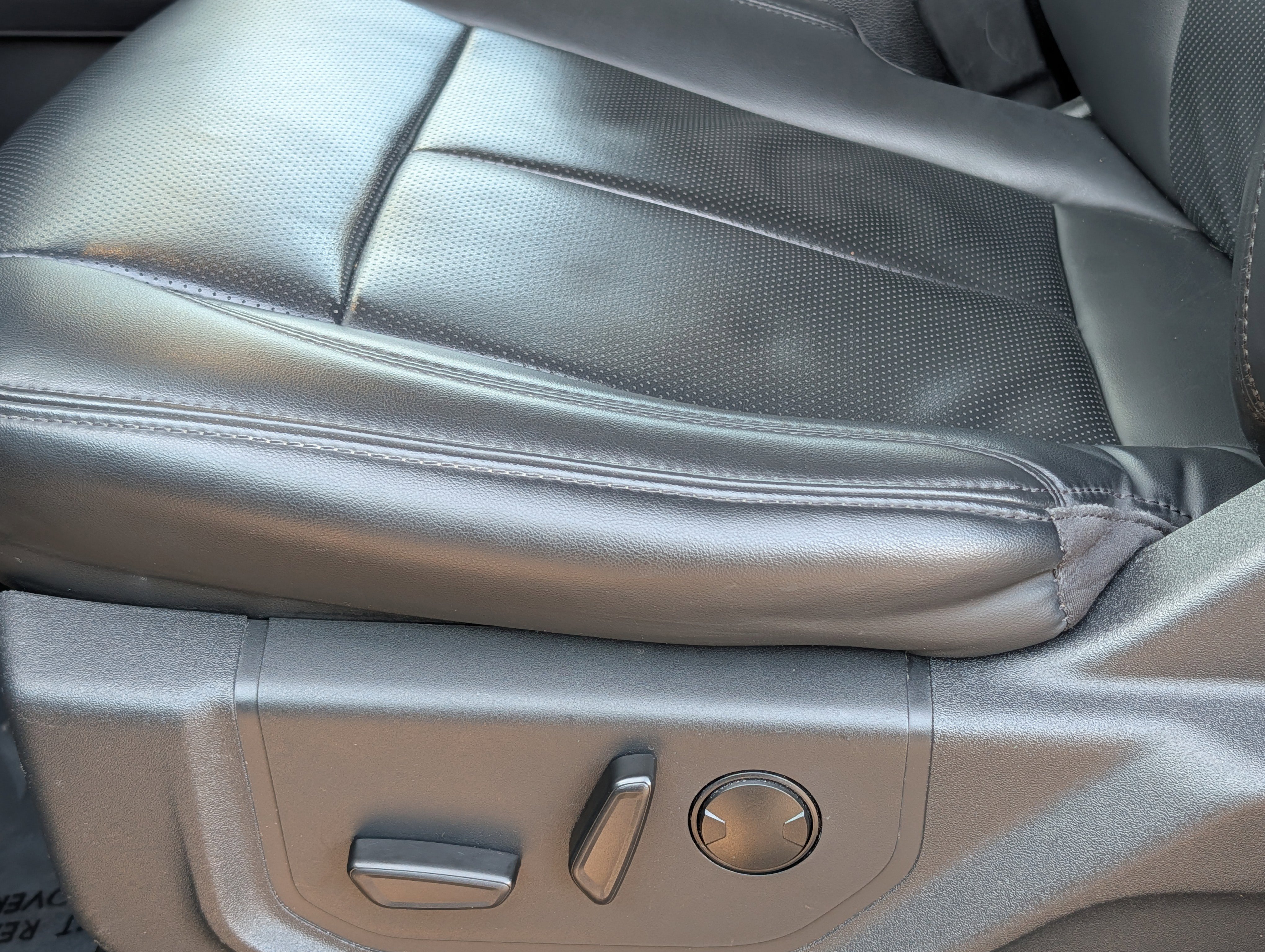 Used 2024 Ford Expedition Max XLT image 11