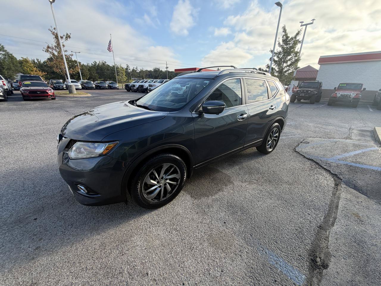 Used 2014 Nissan Rogue SL FWD image 3