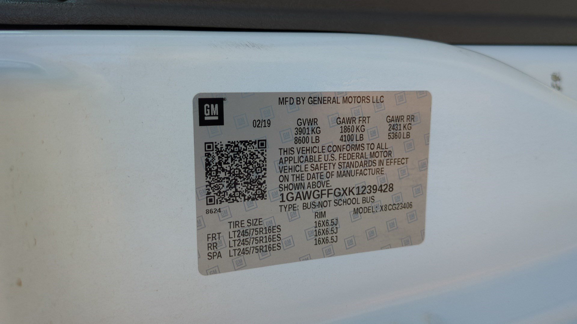 Used 2019 Chevrolet Express 2500 LT w/ LT Preferred Equipment Group RWD image 26