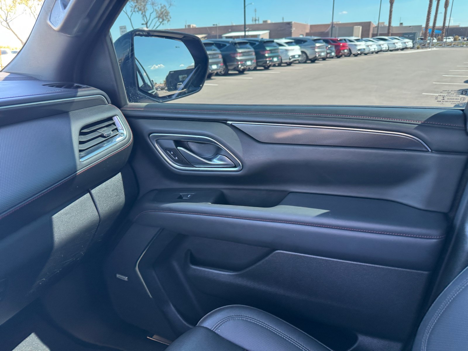 Used 2022 Chevrolet Tahoe RST w/ Luxury Package AWD/4WD image 16