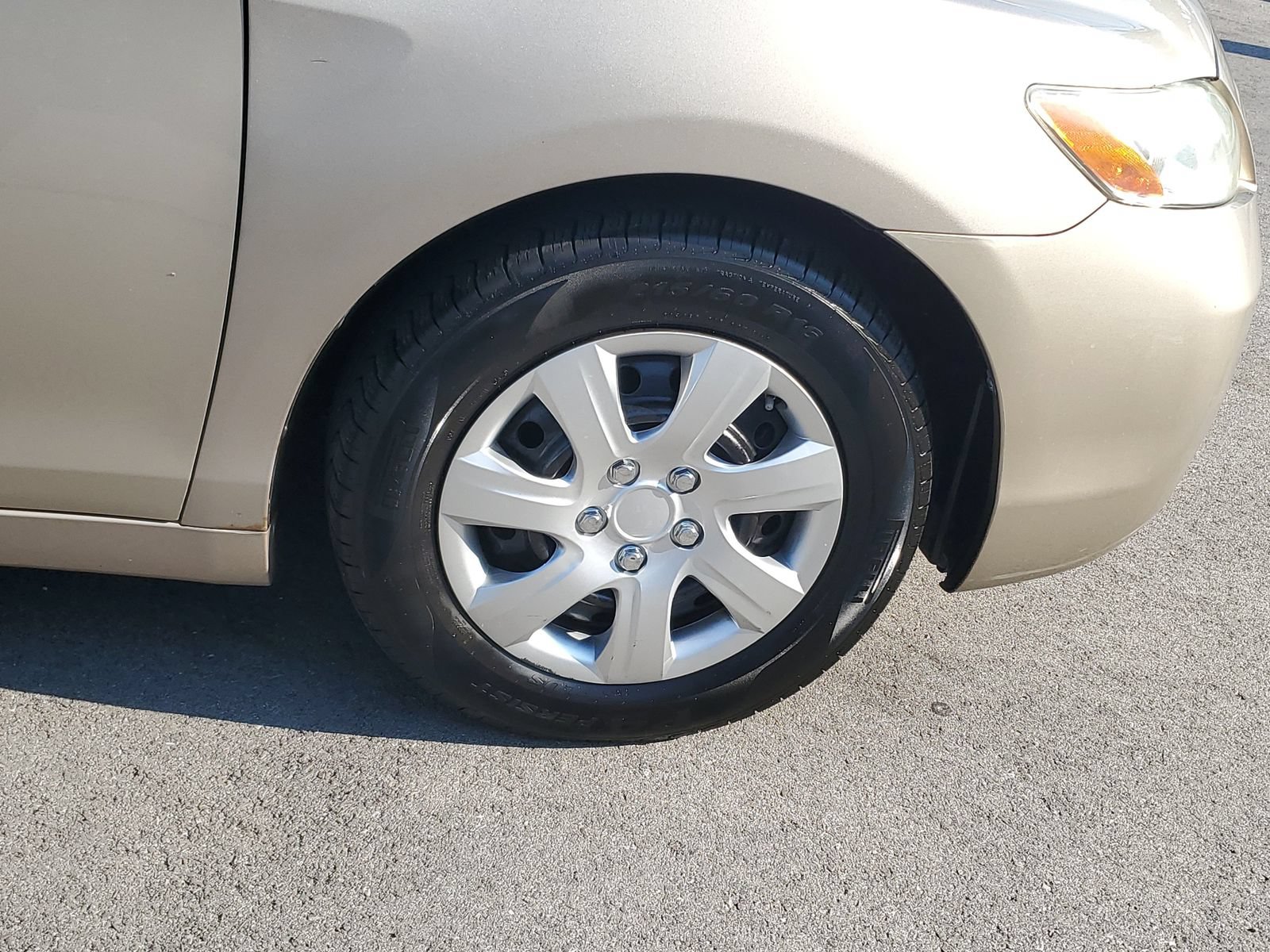 Used 2009 Toyota Camry LE FWD image 6