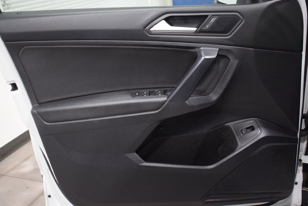 Used 2021 Volkswagen Tiguan SEL w/ 3rd Row Seat Package image 7