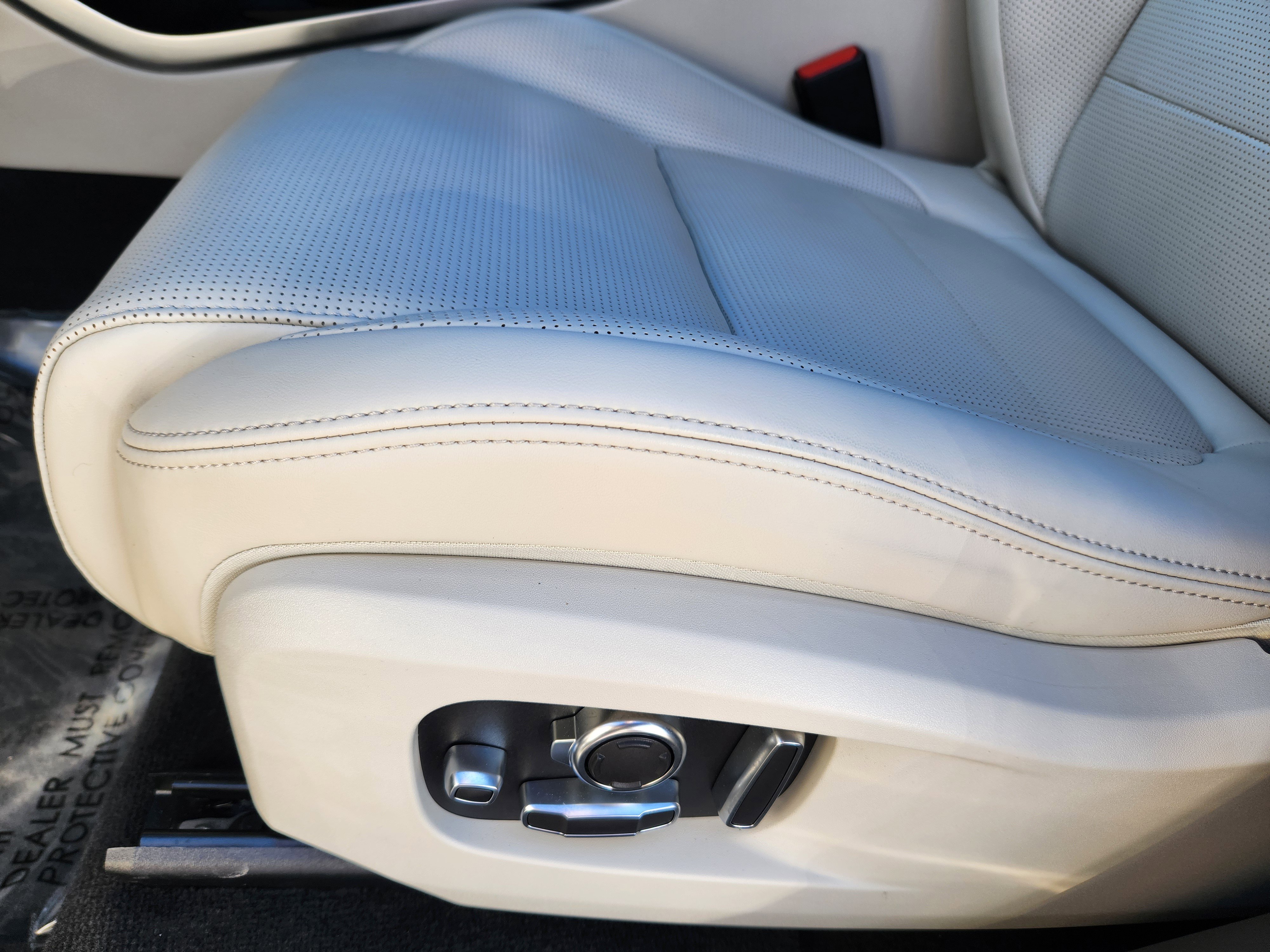 Used 2026 Jaguar F-PACE R-Dynamic S image 12