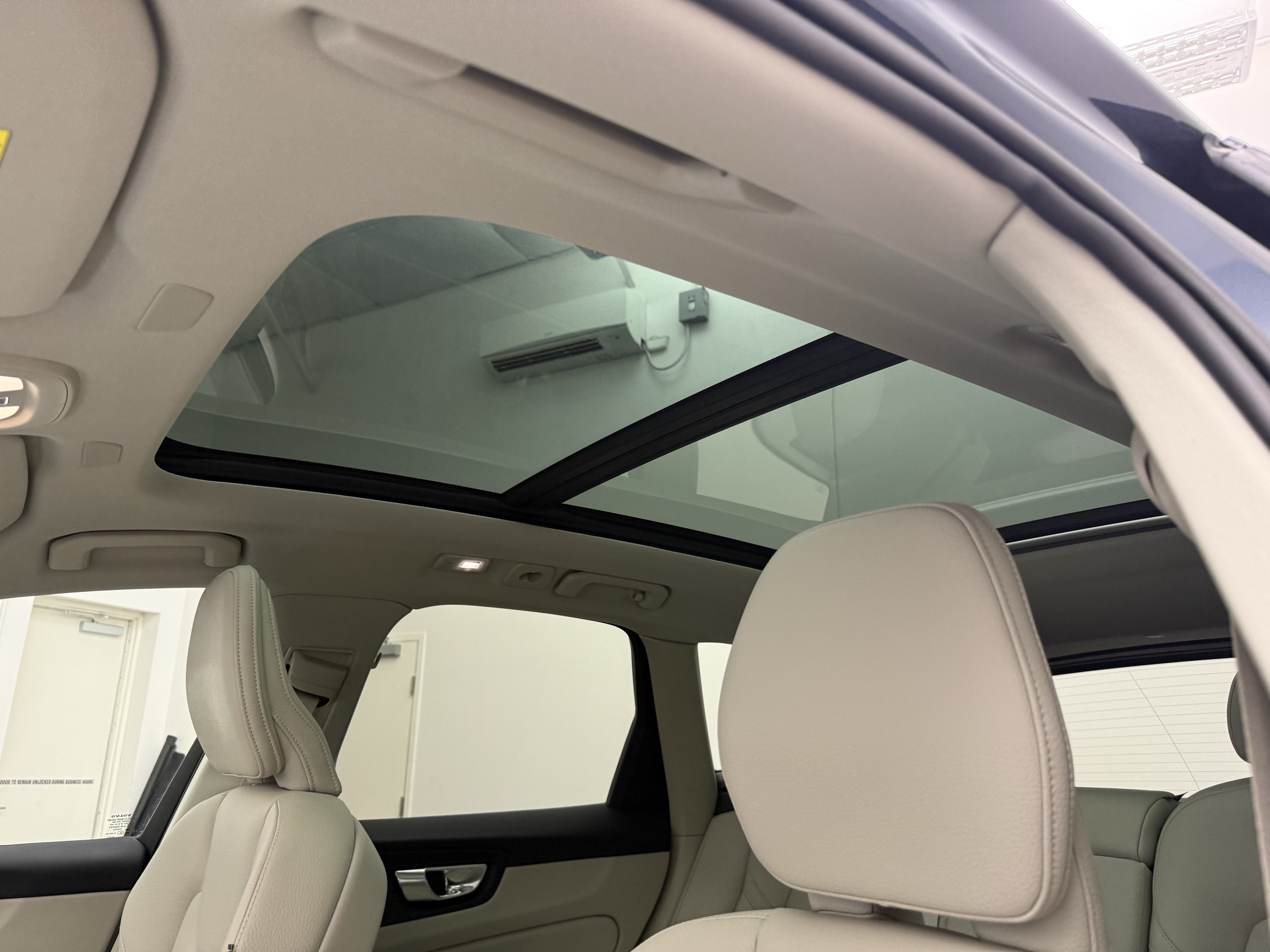 Certified 2024 Volvo XC60 B5 Core w/ Protection Package Premier AWD/4WD image 14