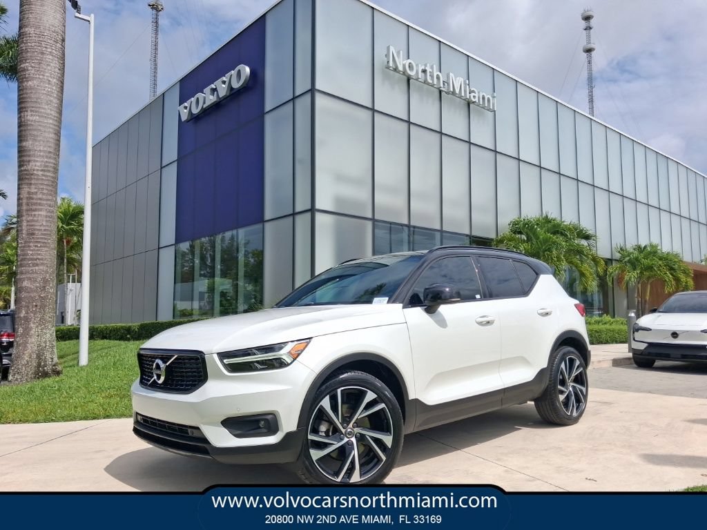 Used 2021 Volvo XC40 T4 R-Design w/ Protection Package Premier FWD image 1