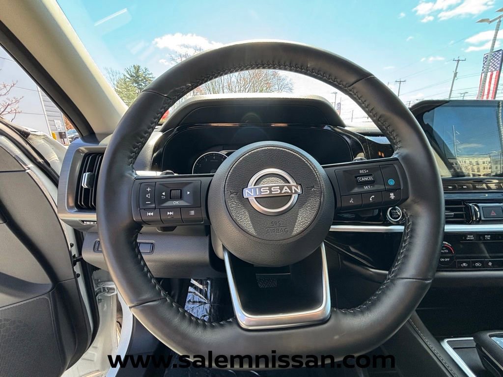 Certified 2023 Nissan Pathfinder SL w/ Black Appearance Package AWD/4WD image 8
