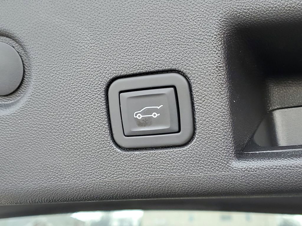 Used 2024 Chevrolet Equinox LT FWD image 32