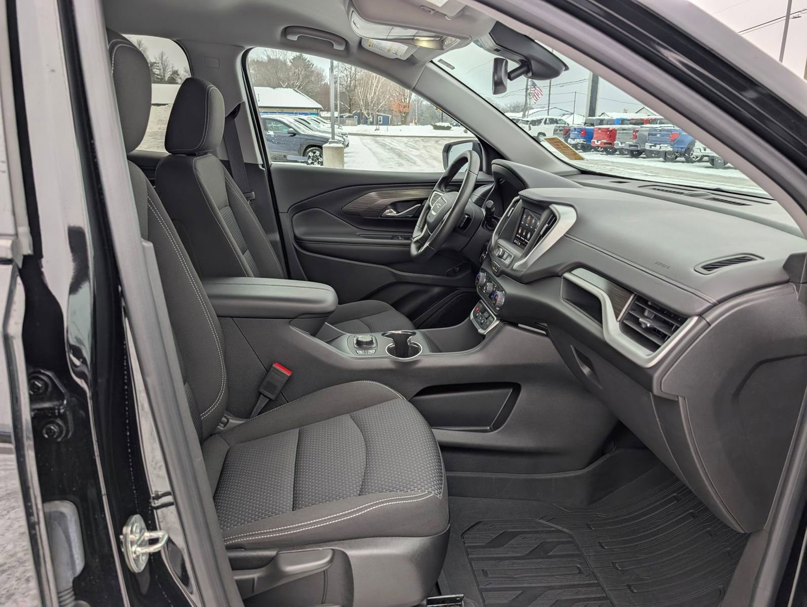 Used 2024 GMC Terrain SLE w/ Driver Convenience Package image 35