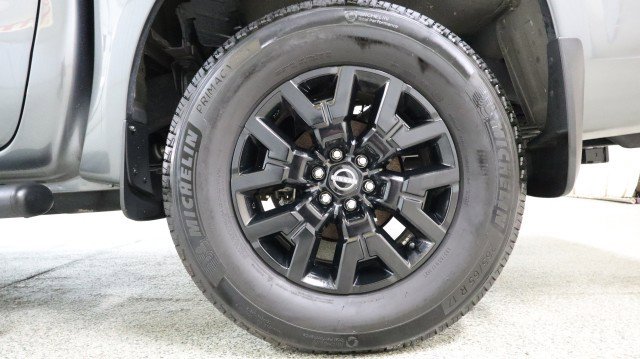 Used 2023 Nissan Frontier SV w/ Midnight Edition Package image 17