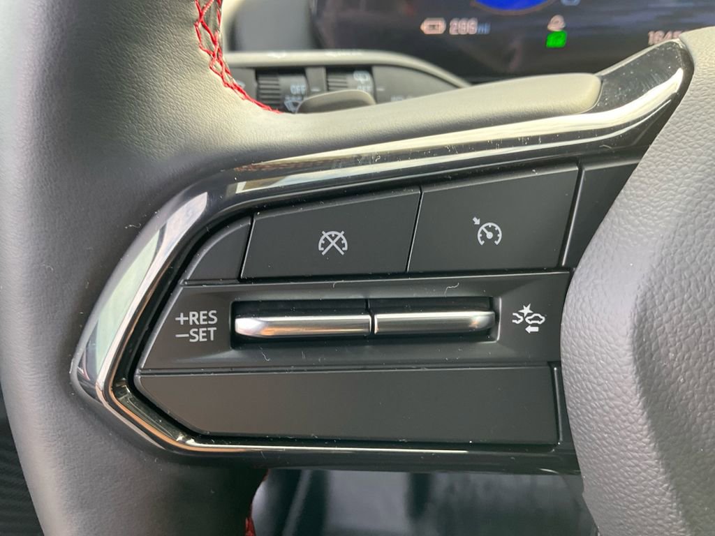 Used 2025 Chevrolet Equinox EV RS w/ LPO, Trailering Package image 30