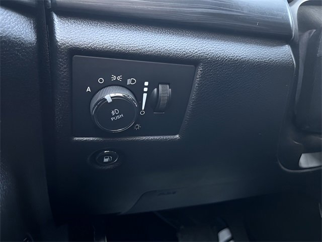 Used 2020 Jeep Grand Cherokee Altitude image 13