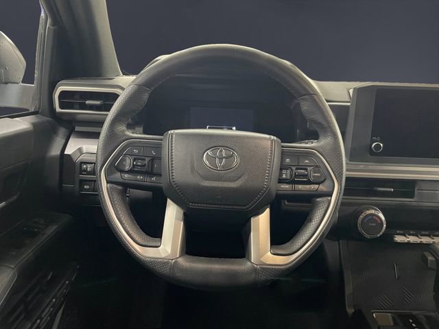 Used 2025 Toyota 4Runner SR5 AWD/4WD image 12