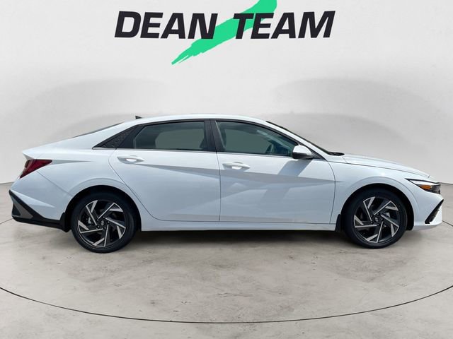 New 2025 Hyundai Elantra Limited image 8