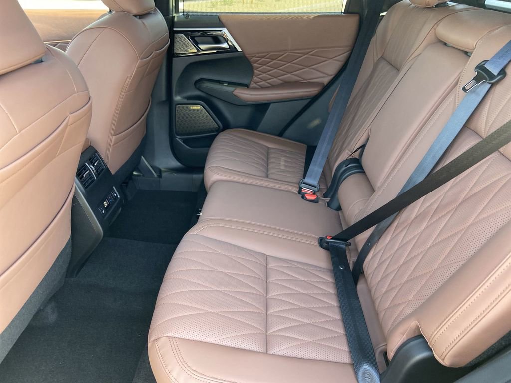 New 2026 Mitsubishi Outlander SEL FWD image 22