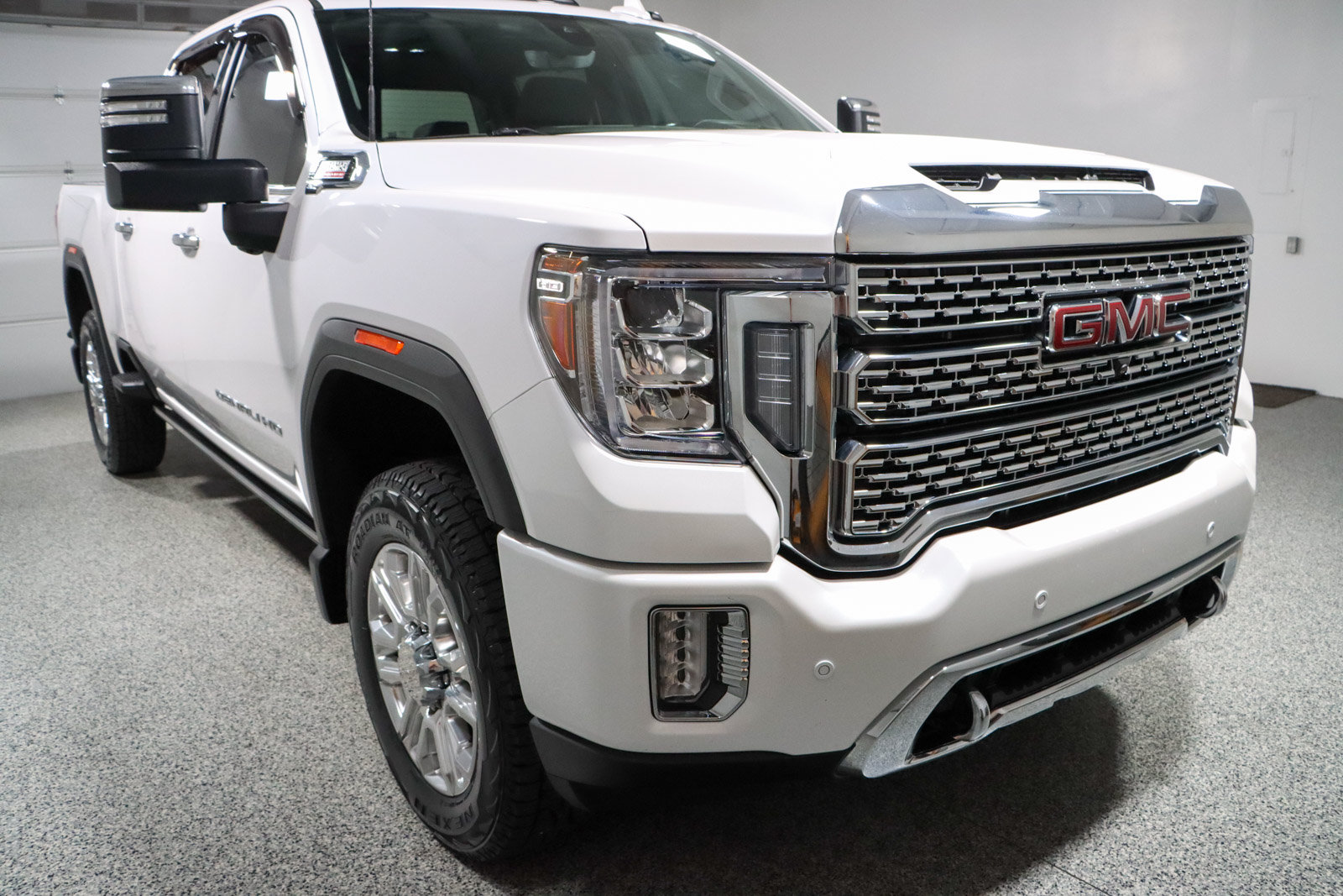 Used 2021 GMC Sierra 2500 Denali w/ Denali Ultimate Package AWD/4WD image 5