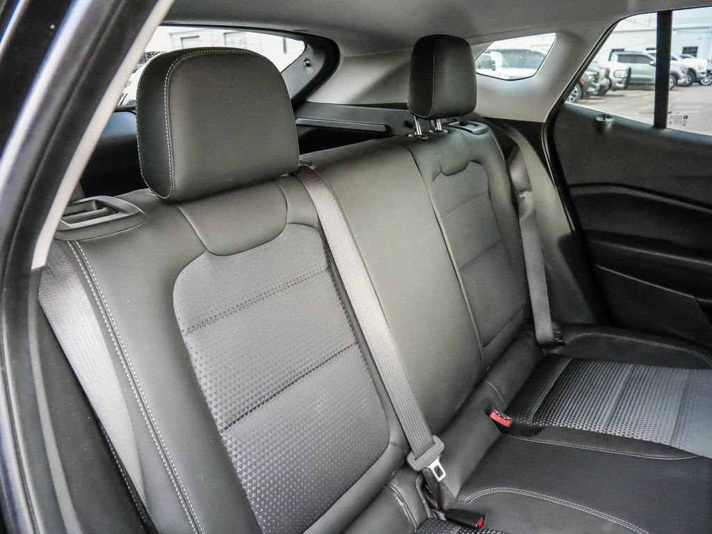 Used 2025 Chevrolet Trax LT FWD image 20