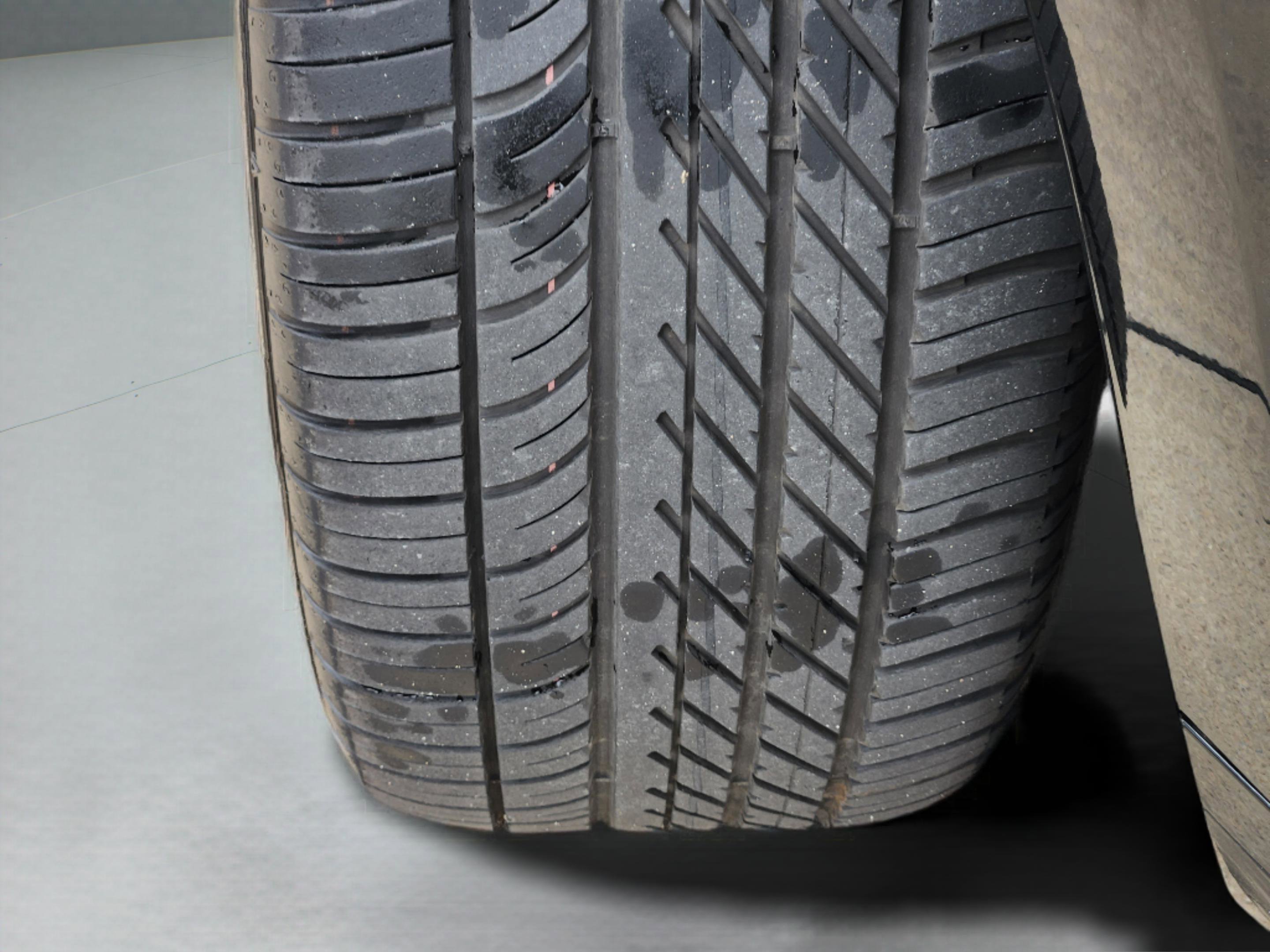 Certified 2024 Land Rover Range Rover Evoque Dynamic SE image 32