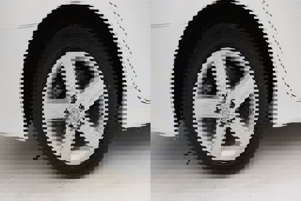 Used 2013 Toyota Camry SE image 9