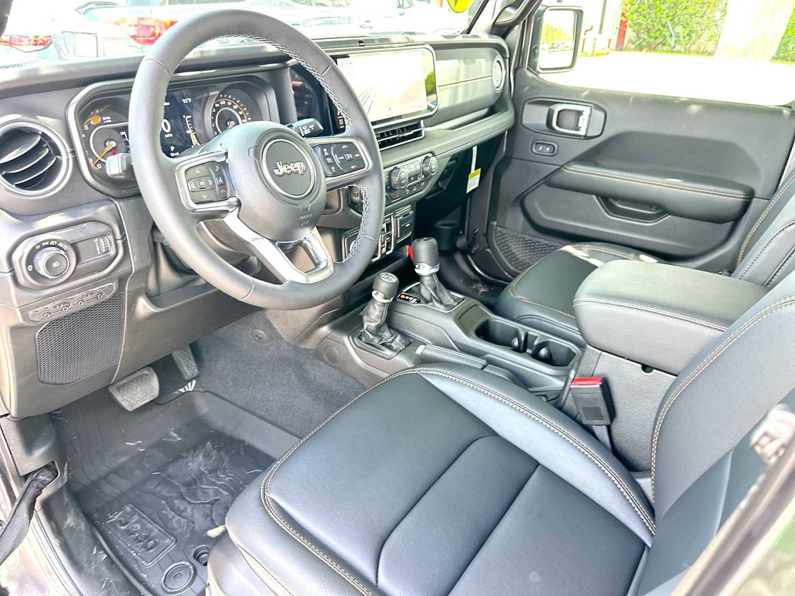New 2026 Jeep Wrangler Unlimited Sahara AWD/4WD image 18