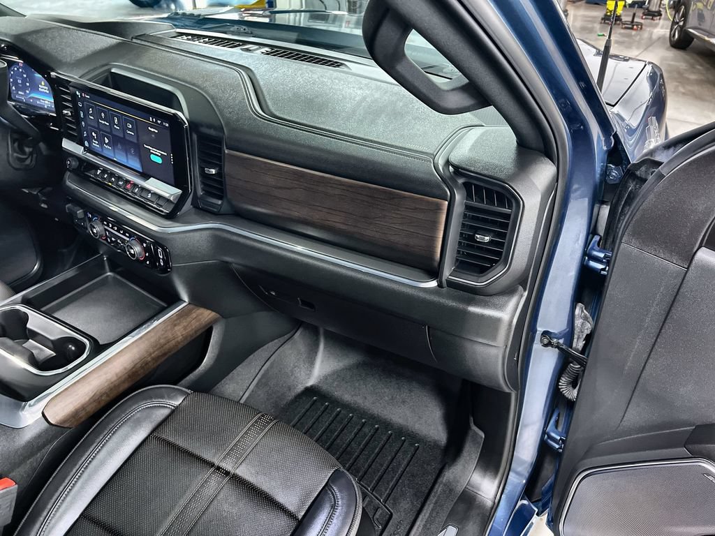 Used 2024 Chevrolet Silverado 2500 High Country w/ Technology Package AWD/4WD image 31