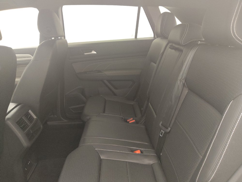 Used 2023 Volkswagen Atlas Cross Sport SE FWD image 18